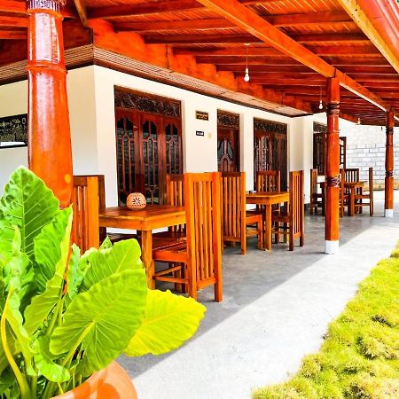 Tharurashmi Sea Pond Villa & Surf Hostel - Hiriketiya Діквелла Екстер'єр фото