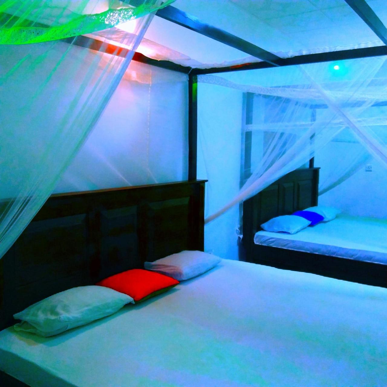 Tharurashmi Sea Pond Villa & Surf Hostel - Hiriketiya Діквелла Екстер'єр фото