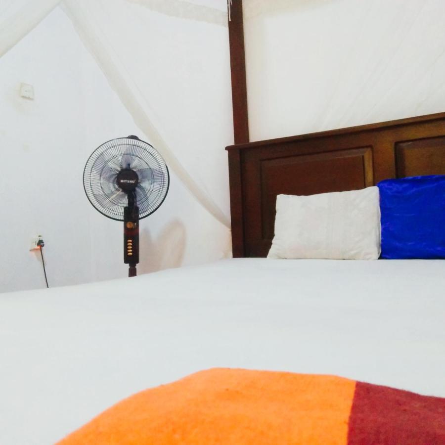 Tharurashmi Sea Pond Villa & Surf Hostel - Hiriketiya Діквелла Екстер'єр фото